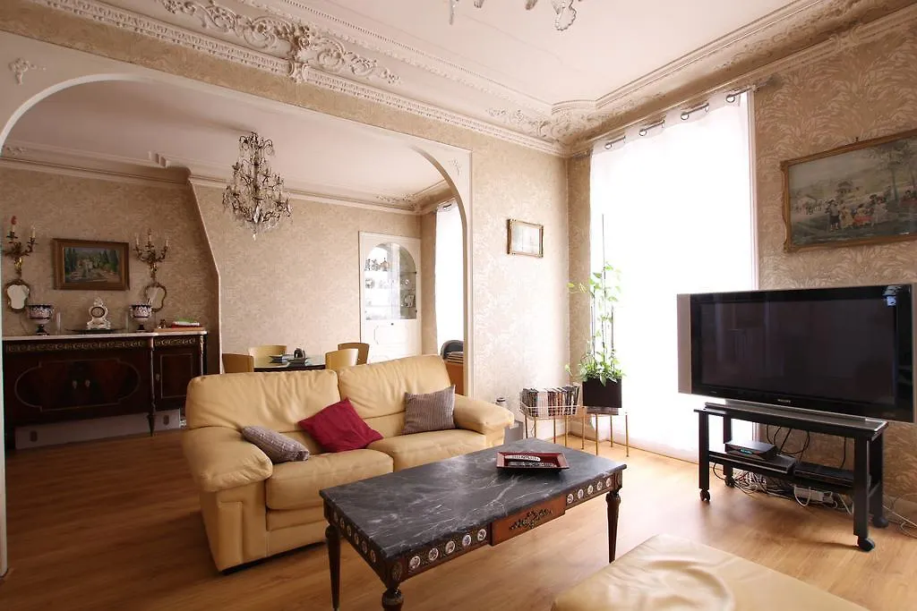 Beranger Luxe Apartment Paris